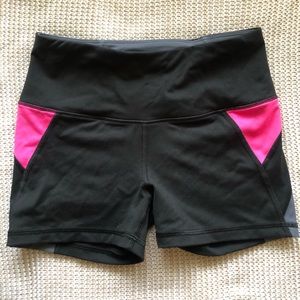 VSX Knockout Shorts size XS Black Pink